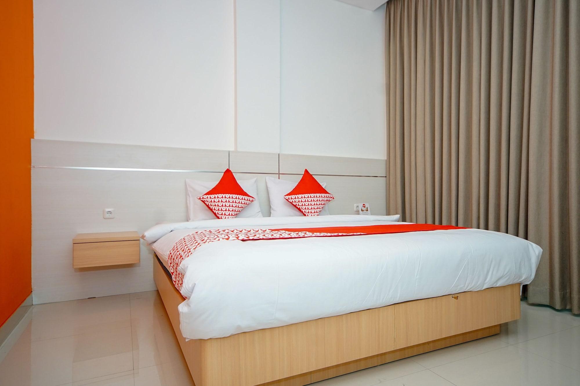 OYO 344 KR Hotel Palembang Exterior foto